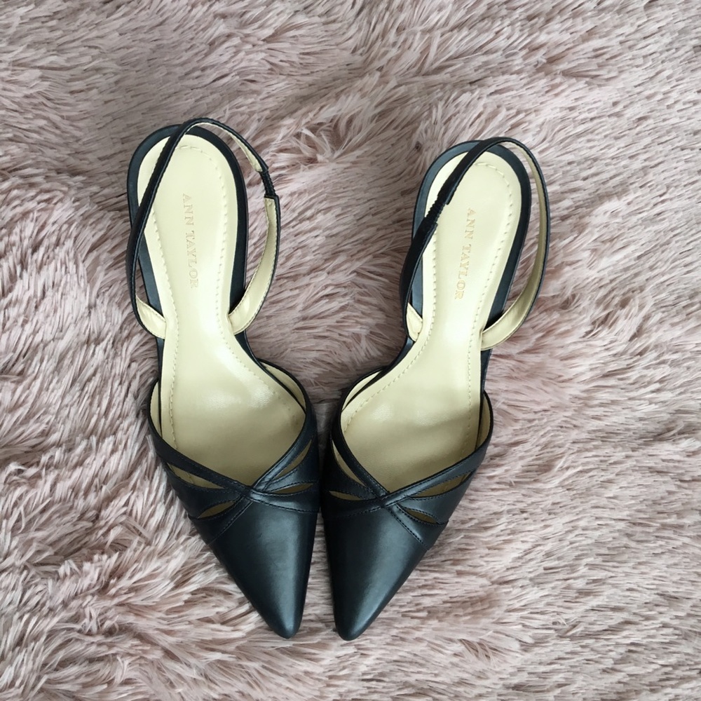 Ann Taylor kitten heels. EUC